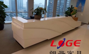 在選購公司接待臺的時(shí)候我們應(yīng)該注意一些什么？